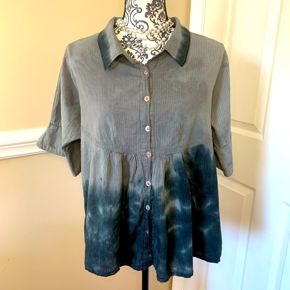 Argee- women’s tie-dyed, button up, baby doll top, size XL